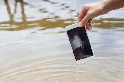 CARA MEMBERSIHKAN LCD KEMASUKAN AIR